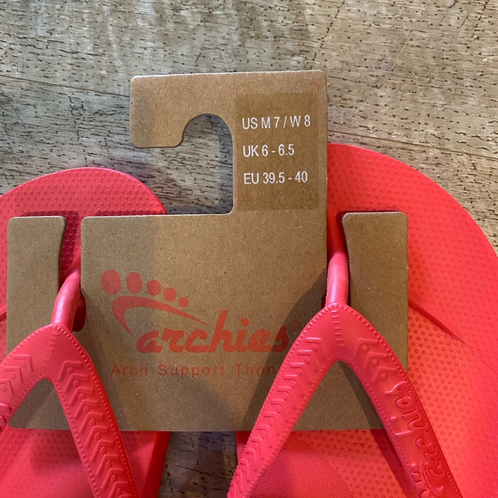 Nwt size 8 Archie’s flip flops